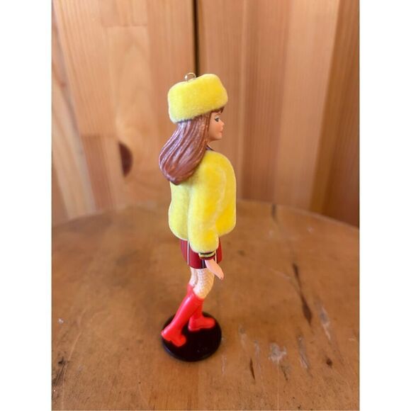 Hallmark 2004 SMASHEROO BARBIE Keepsake Ornament #11 in Series (4432) - Picture 5 of 9